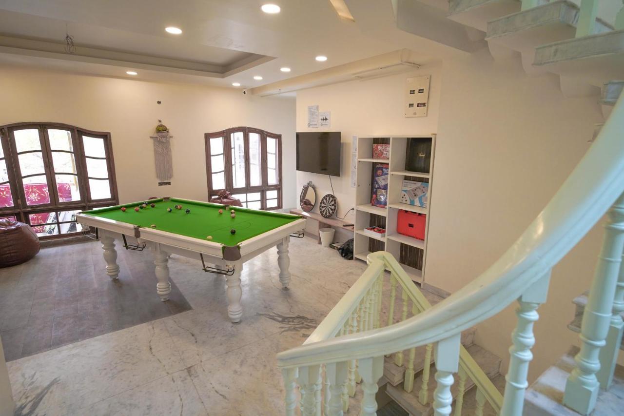 Destin Olympus Banjara Hostel Hyderabad Bagian luar foto