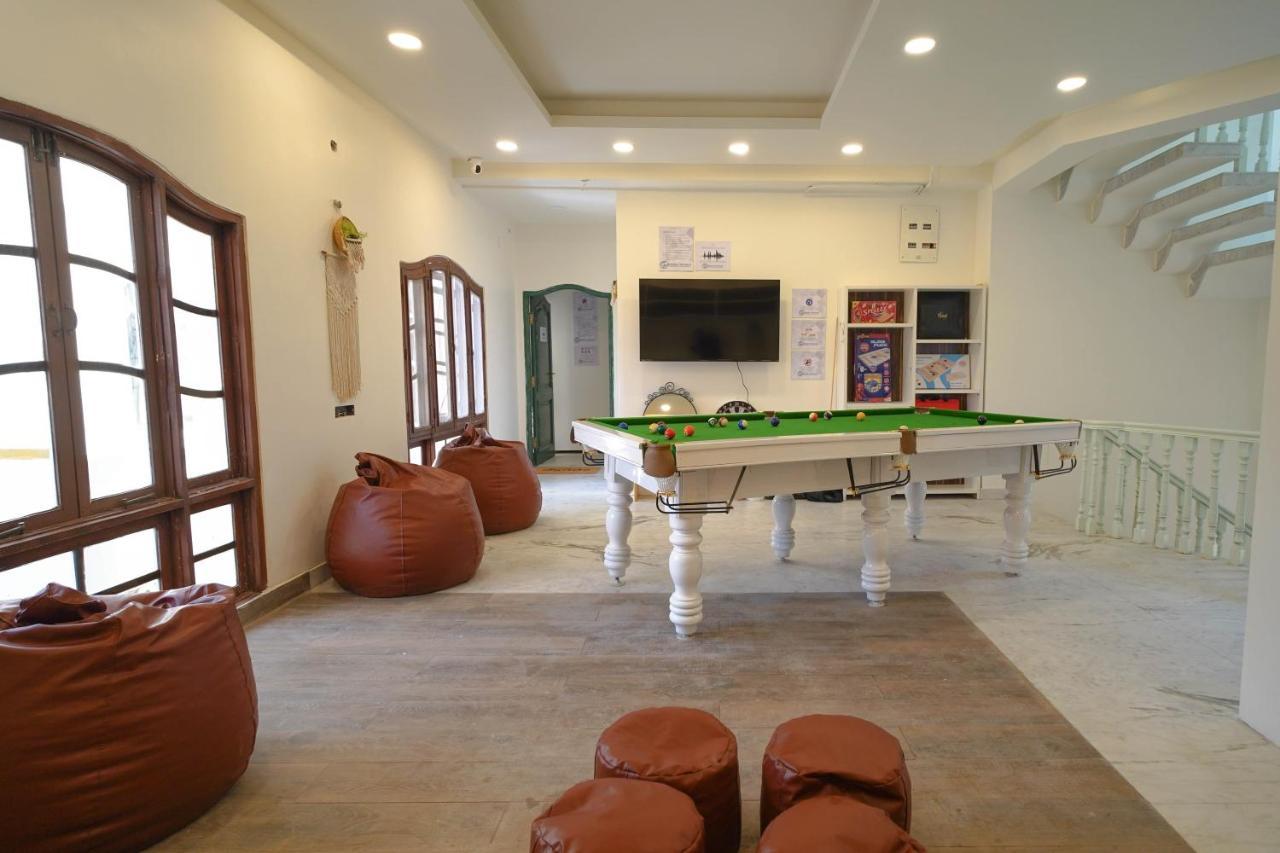 Destin Olympus Banjara Hostel Hyderabad Bagian luar foto