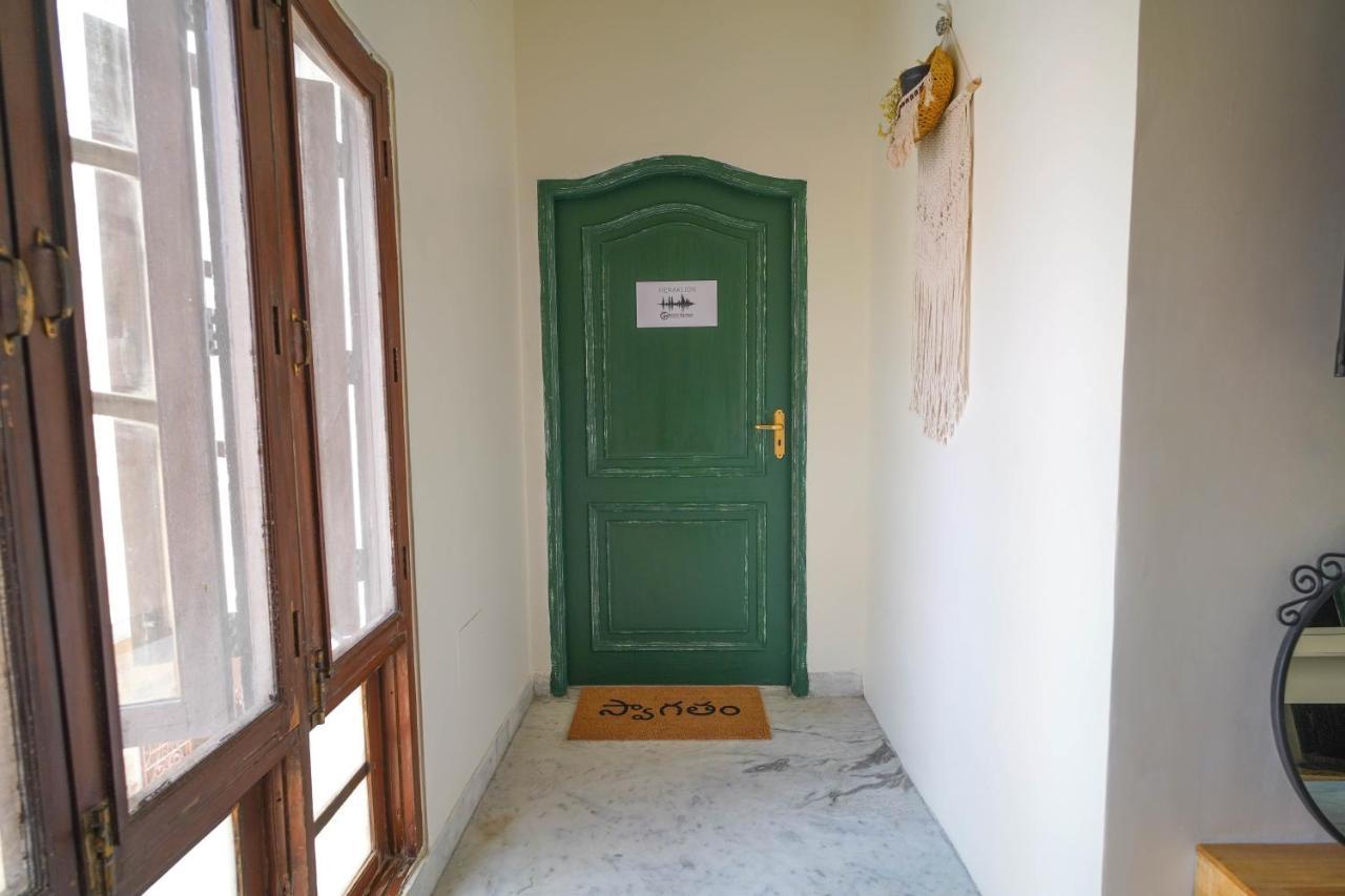 Destin Olympus Banjara Hostel Hyderabad Bagian luar foto