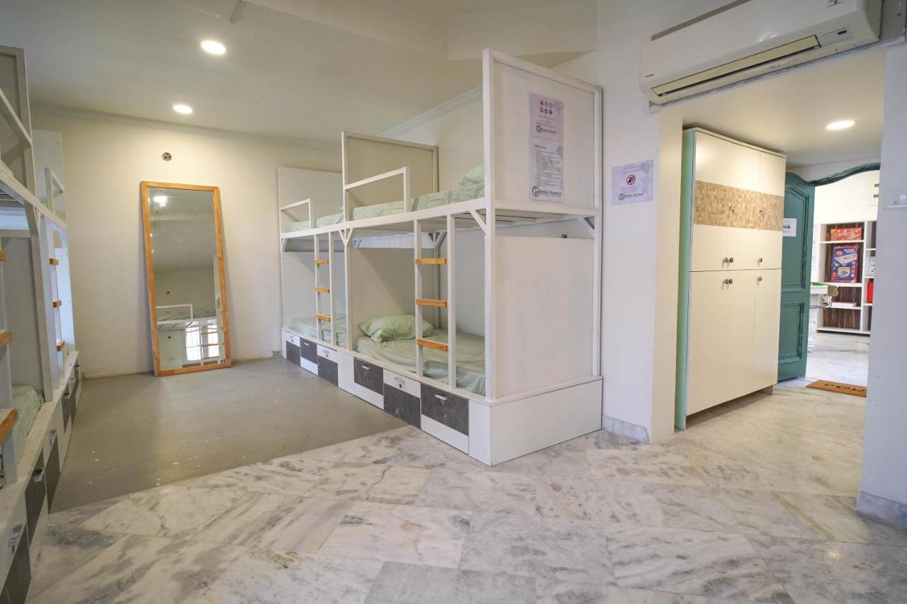 Destin Olympus Banjara Hostel Hyderabad Bagian luar foto