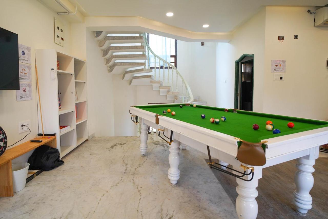 Destin Olympus Banjara Hostel Hyderabad Bagian luar foto