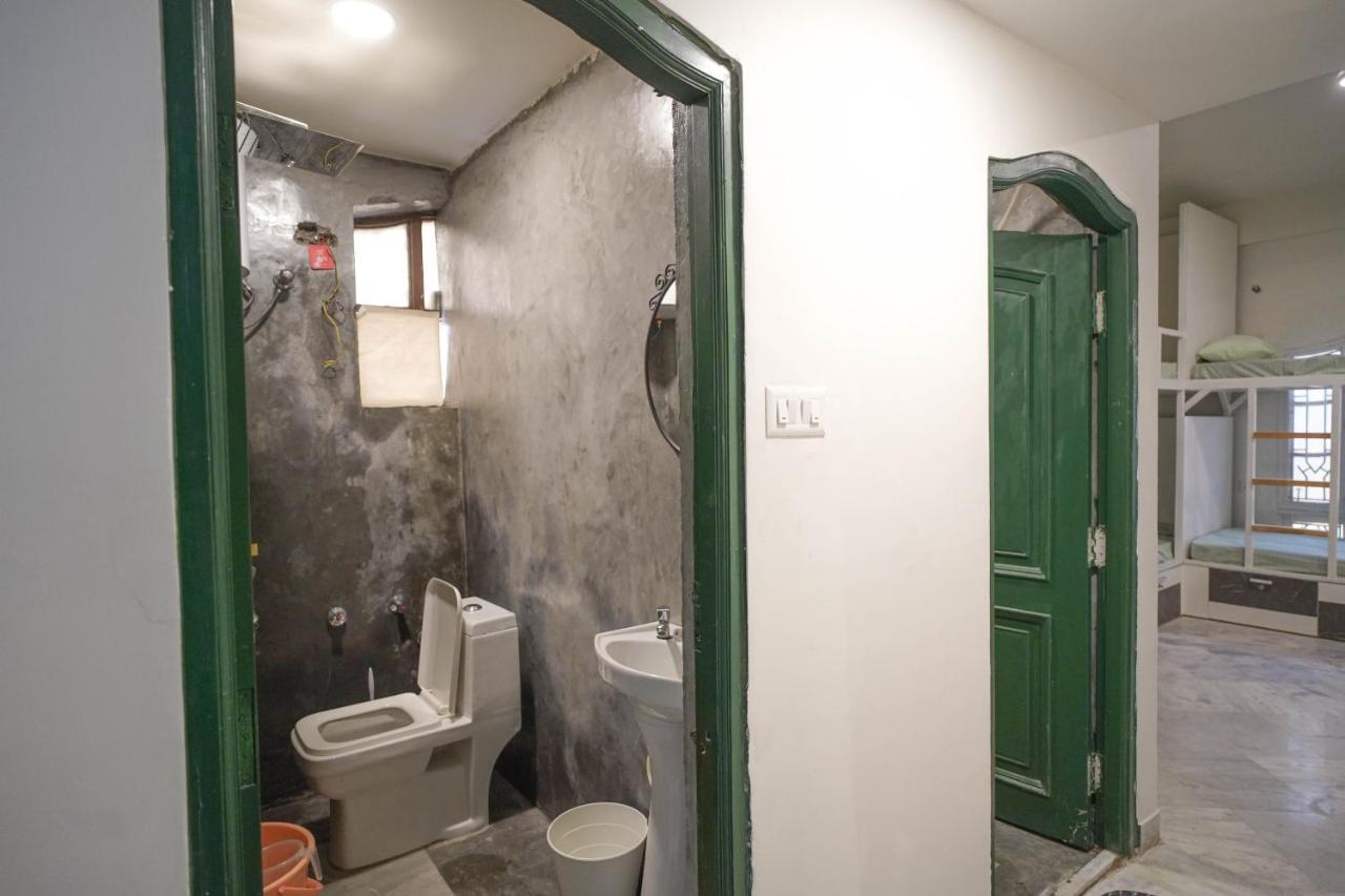 Destin Olympus Banjara Hostel Hyderabad Bagian luar foto