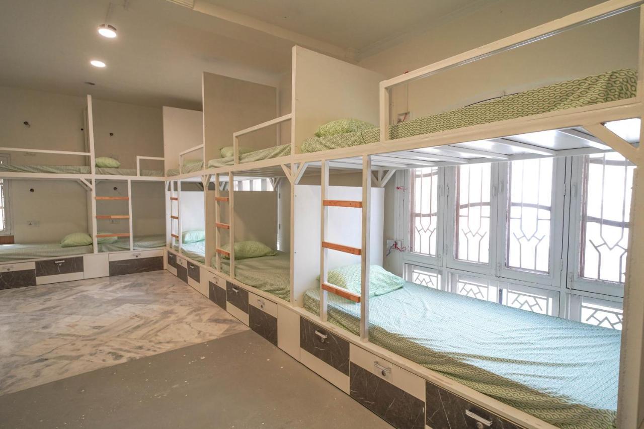 Destin Olympus Banjara Hostel Hyderabad Bagian luar foto