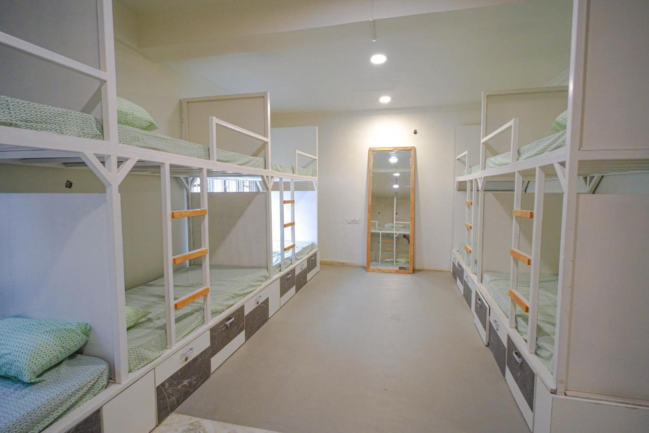 Destin Olympus Banjara Hostel Hyderabad Bagian luar foto