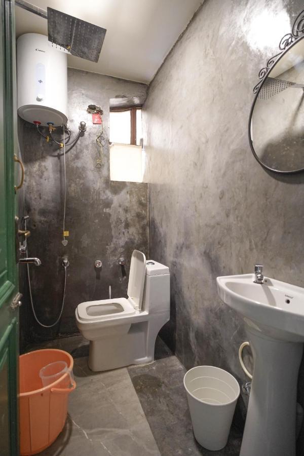 Destin Olympus Banjara Hostel Hyderabad Bagian luar foto